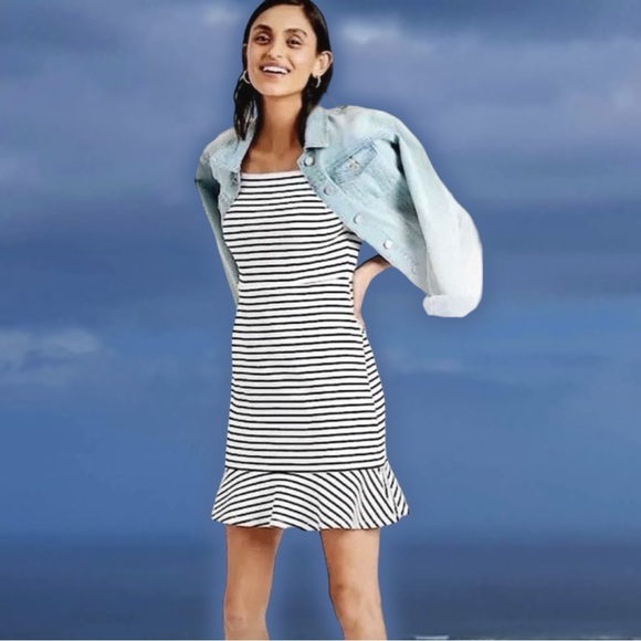 NWT Banana Republic Navy & White Striped Square Neckline Ruffled Hem Dress Sz 8 - Picture 1 of 14